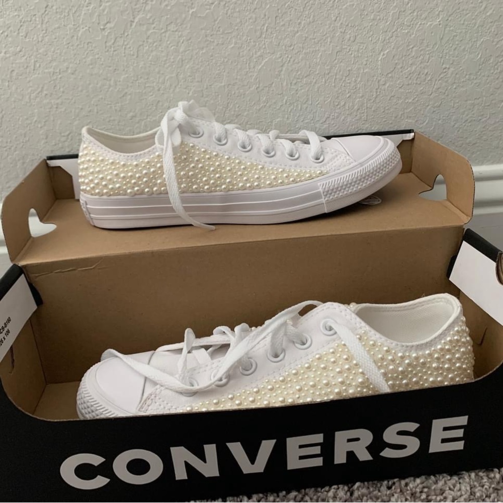 Size 8-BRAND NEW, NEVER WORN hand-beaded Converses